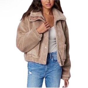 BLANKNYC Sherpa Tan Oversized
Jacket(Size XS)